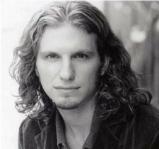 Foto Seiyuu Sebastian Arcelus