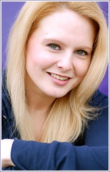 Foto Seiyuu Kristin Sutton