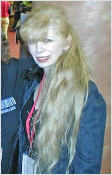 Foto Seiyuu Pauline Newstone