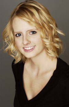 Foto Seiyuu Hannah Alcorn