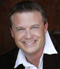 Foto Seiyuu David Stokey