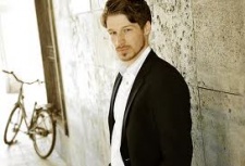 Foto Seiyuu Oliver Bender