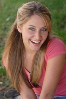 Foto Seiyuu Rachel Hirschfeld