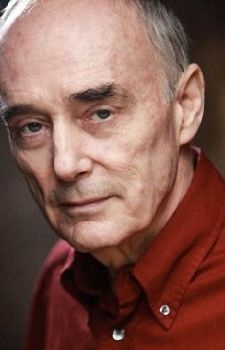 Foto Seiyuu Garrick Hagon