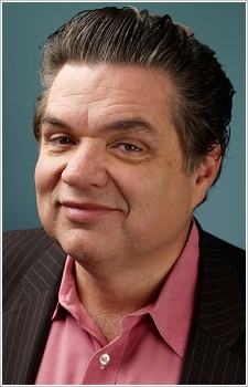Foto Seiyuu Oliver Platt