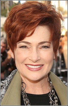 Foto Seiyuu Carolyn Hennesy