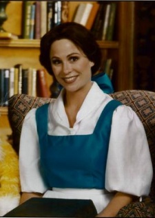 Foto Seiyuu Lynsey McLeod