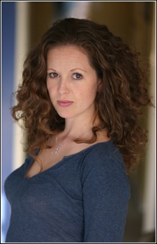 Foto Seiyuu Kirsten Potter