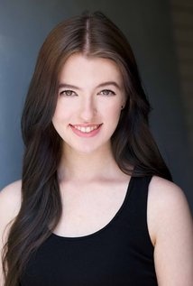 Foto Seiyuu Skyler Davenport