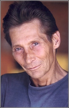 Foto Seiyuu Robert Axelrod