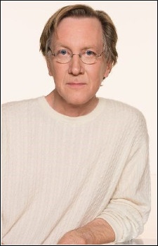 Foto Seiyuu Robert Clotworthy
