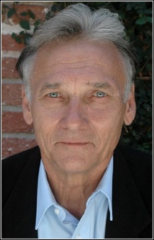 Foto Seiyuu Stephen Davies