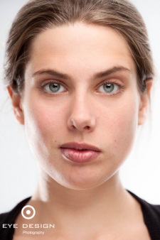 Foto Seiyuu Linda Stelzner