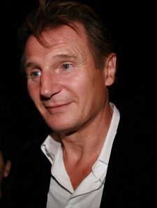Foto Seiyuu Liam Neeson