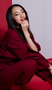 Foto Staf/Seiyuu Maju Arai
