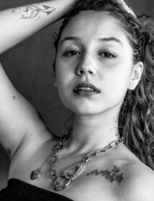 Foto Seiyuu Marcella Almeida