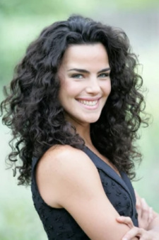 Foto Seiyuu Sarah Souza