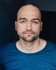 Foto Seiyuu Cédric Cavatore