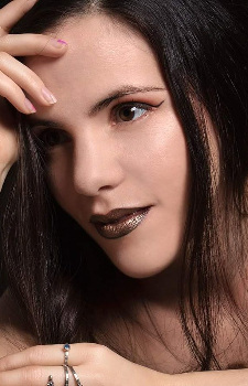 Foto Seiyuu Charlotte Hervieux