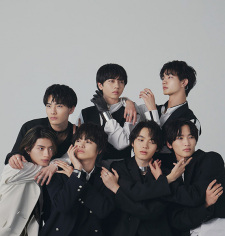 Foto Staf/Seiyuu Genin wa Jibun ni Aru.