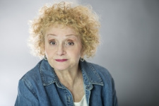 Foto Seiyuu Sondra James