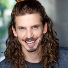 Foto Seiyuu James Simenc