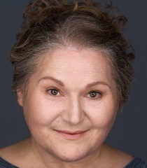 Foto Seiyuu Elizabeth Stepkowski