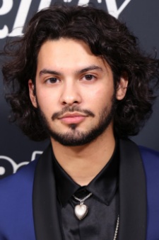 Foto Seiyuu Xolo Maridueña