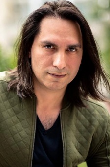 Foto Seiyuu Adrian Godinez