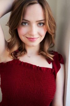 Foto Seiyuu Kayley Stallings
