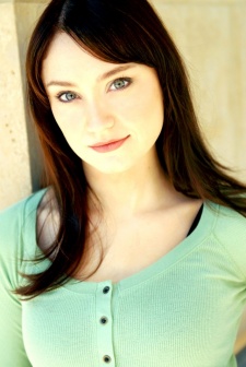 Foto Seiyuu Emily Neves