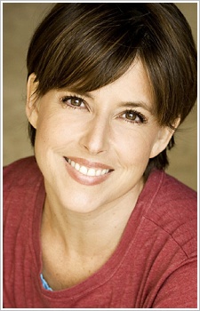 Foto Seiyuu Lara Jill Miller