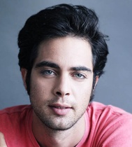 Foto Seiyuu Tom Shwarzberg