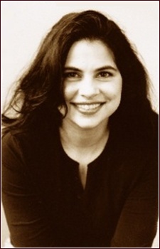 Foto Seiyuu Saffron Henderson