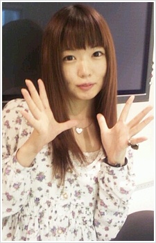 Foto Seiyuu Momoka Makino