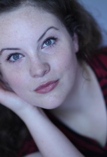 Foto Seiyuu Molly Searcy