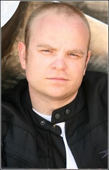 Foto Seiyuu Michael Adamthwaite