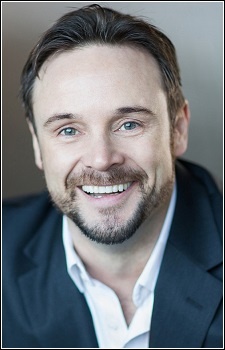 Foto Seiyuu Kirby Morrow