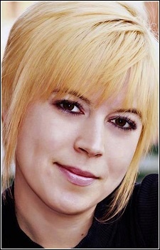 Foto Seiyuu Caitlynn French