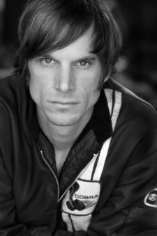 Foto Seiyuu Josh Phillips