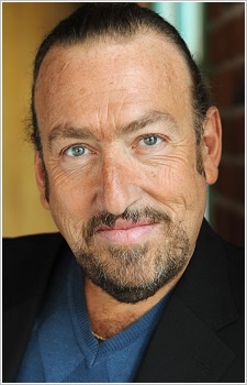 Foto Seiyuu Mark Acheson