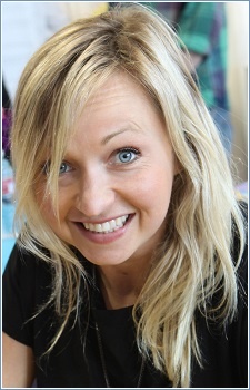 Foto Seiyuu Ashleigh Ball