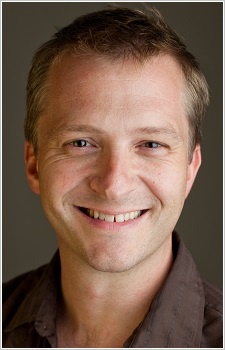 Foto Seiyuu Robert McCollum