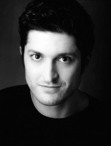 Foto Seiyuu Adam Noble