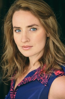 Foto Seiyuu Sara Cravens