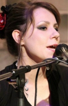 Foto Staf/Seiyuu Aimee Blackschleger