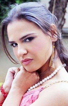 Foto Seiyuu Maíra Paris