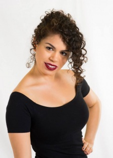 Foto Seiyuu Laura Stahl