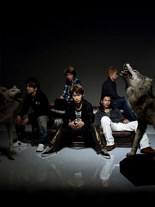 Foto Staf/Seiyuu UVERworld