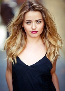 Foto Seiyuu Stephanie Mckeon